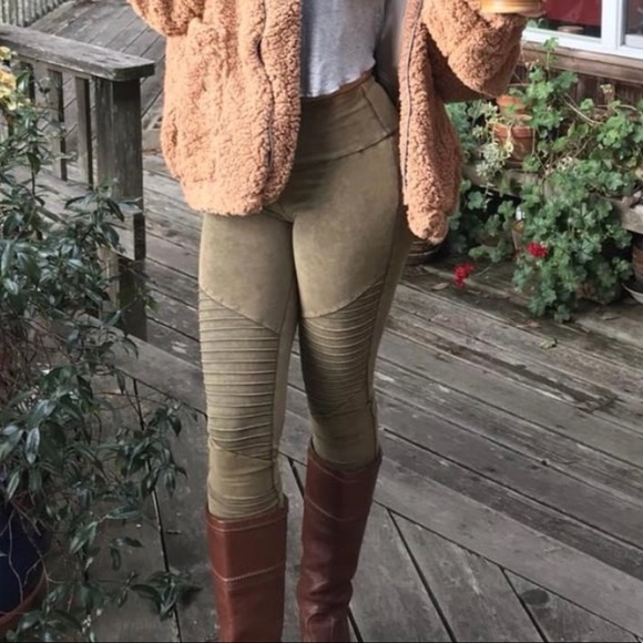 LAST 1 ll Acid Wash Moto Leggings - Picture 5 of 7